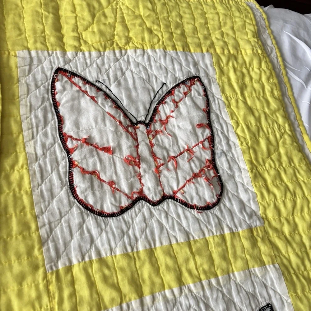 VTG Handmade Quilt Butterfly Appliqué 96 X 70‎ Light Yellow Frame - READ